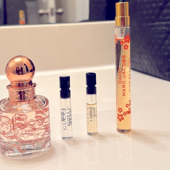 Perfume lot - Picture 1 of 2